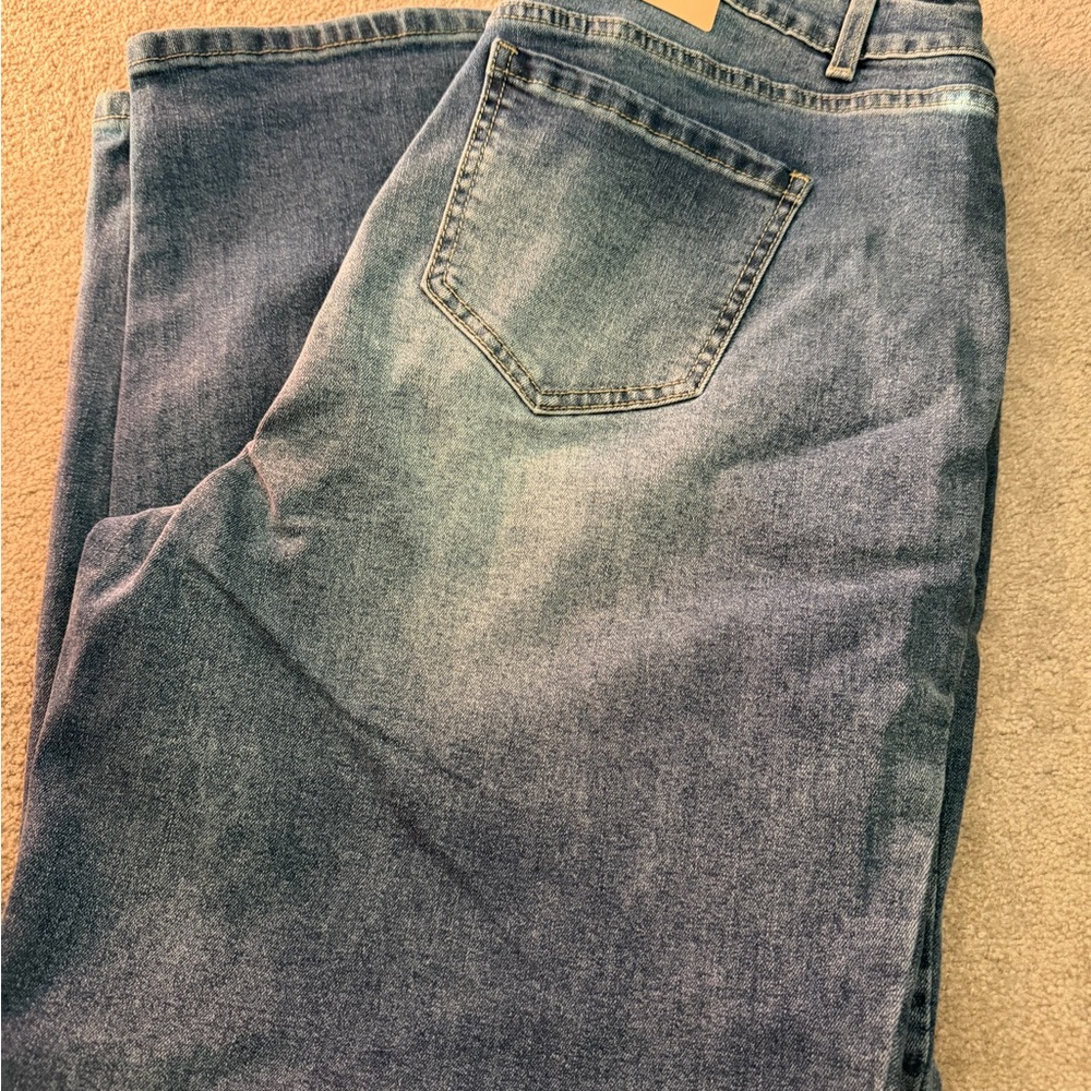 BloomChic Relaxed Fit Blue Jeans
